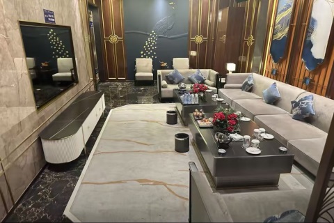 KTV女营销招聘 日薪1500起提供住宿 零经验可入职