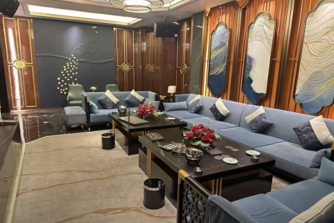 KTV女营销招聘 日薪1500起提供住宿 零经验可入职