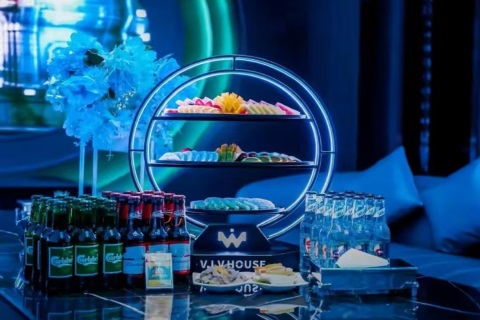 KTV女营销招聘 日薪1500起提供住宿 零经验可入职